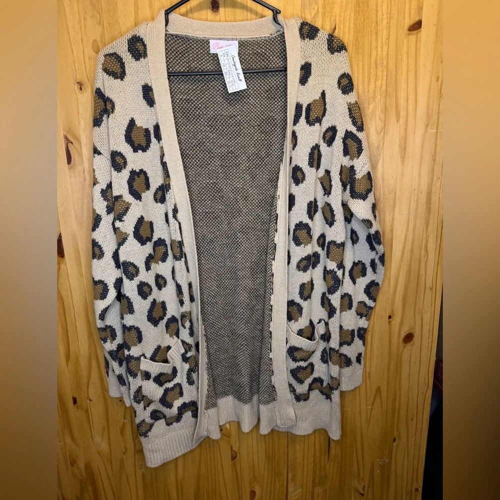 Pink Lily Beige Leopard Print Cardigan - Picture 2 of 4